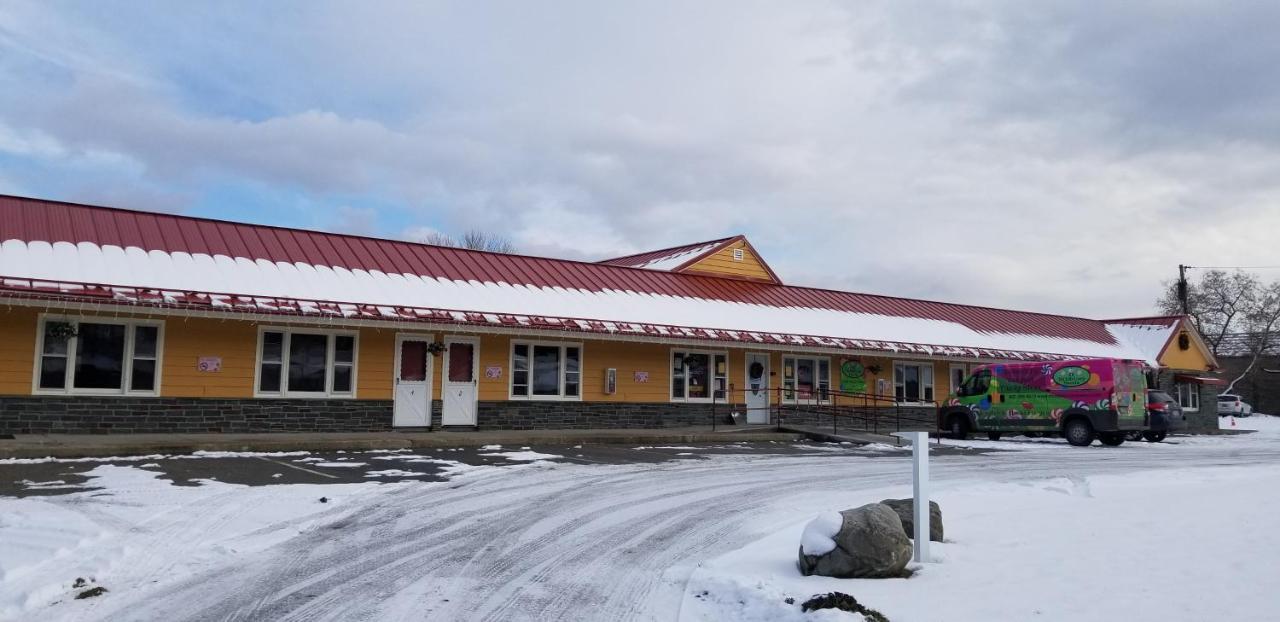 Middlebury Sweets Motel Exteriör bild